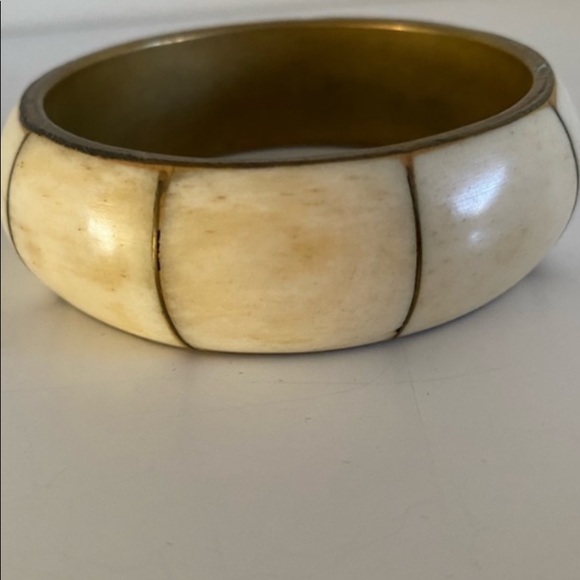 Vintage bone and brass bangle bracelet - Picture 8 of 8